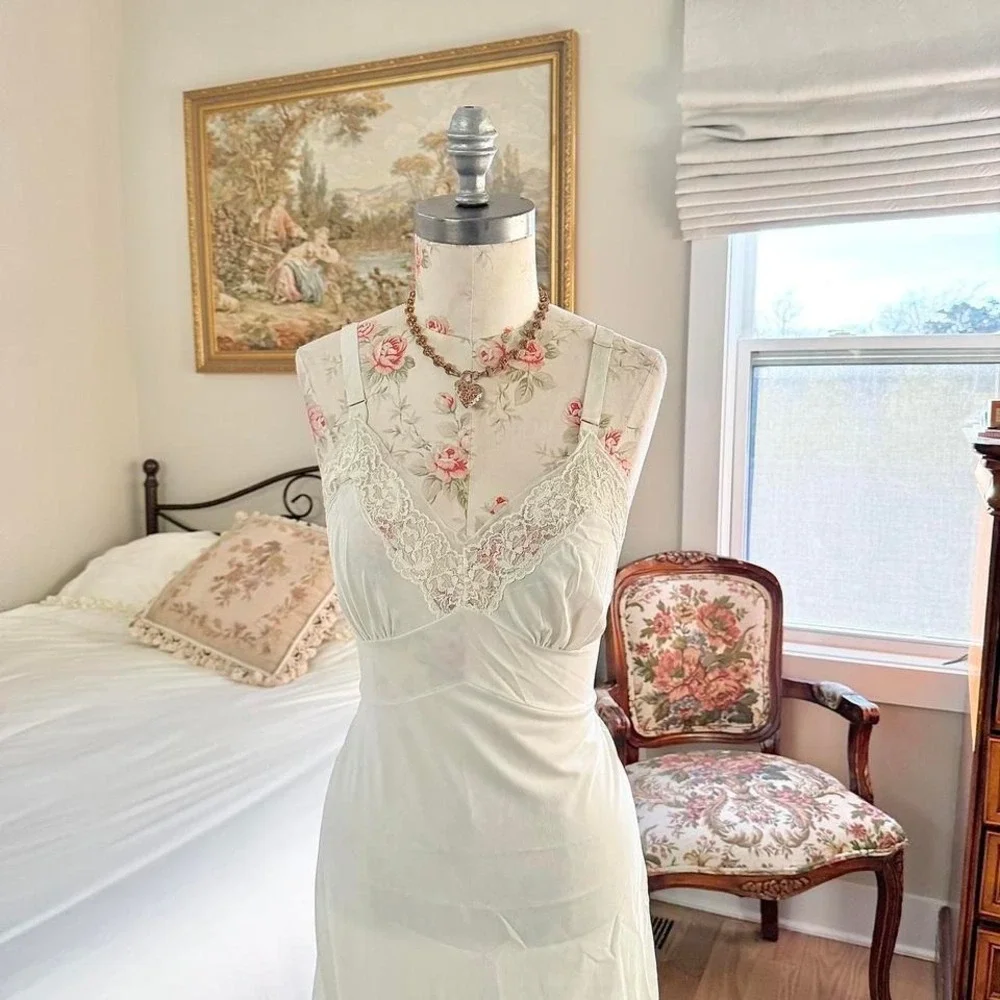 cream lace slip dress  90s lady love cream lace‎ slip dress size 36